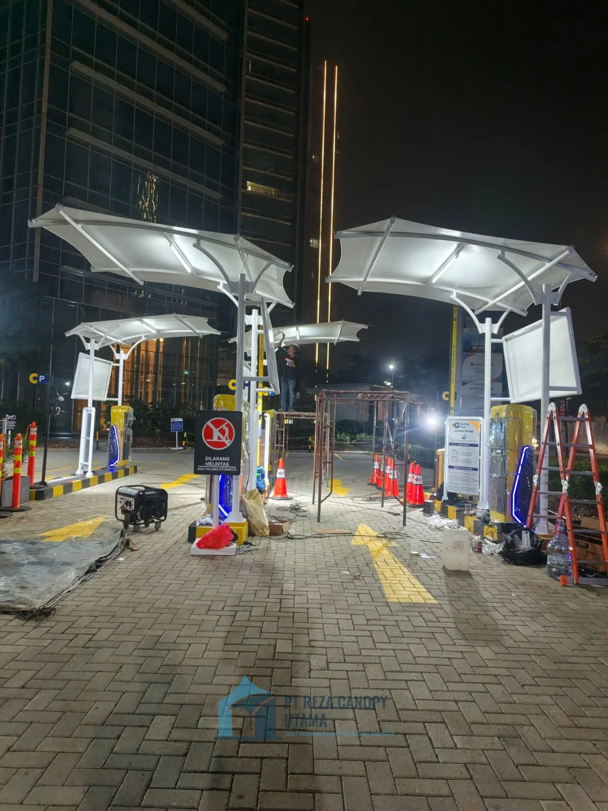 Pemasangan Kanopi Membrane Untuk Gaye Parkir di Tokopedia Care Tower, Ciputra Jakarta