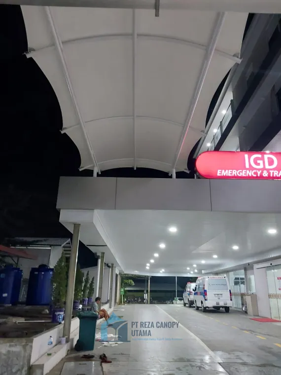 Pemasangan Kanopi Membrane Untuk Pejalan Kaki di Sentral Medika Hospital Gempol Cirebon