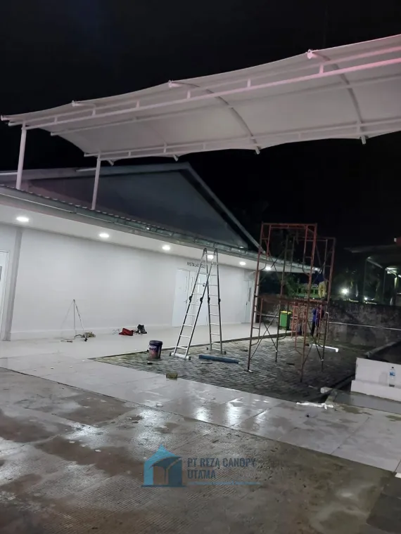 Pemasangan Kanopi Membrane Untuk Pejalan Kaki di Sentral Medika Hospital Gempol Cirebon