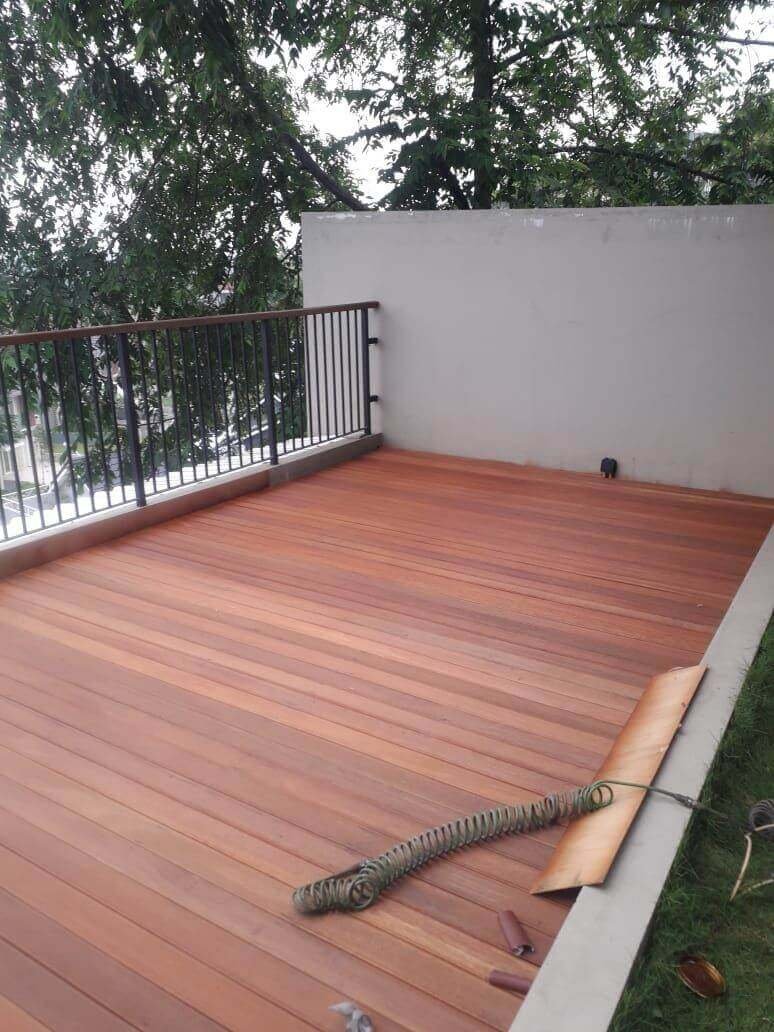 kanopi balkon kayu